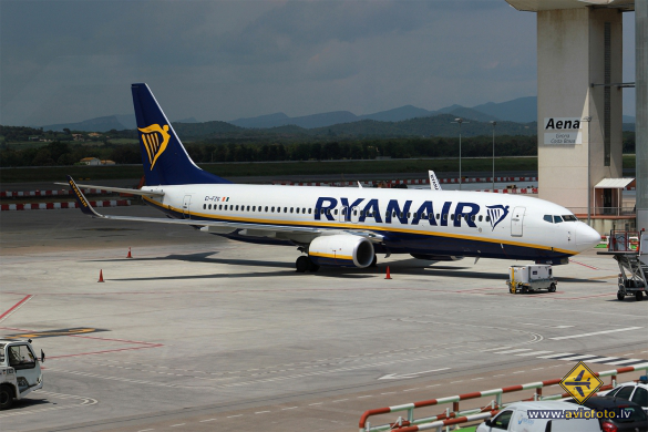 Boeing 737-8AS